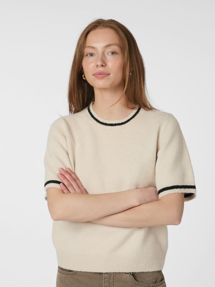 Neo Noir T-Shirt Mawina Off-White 1