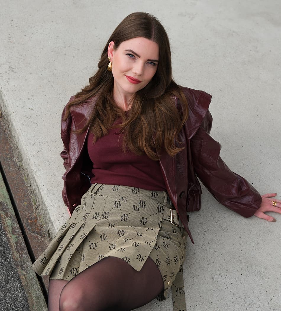 Burgundy & pleat