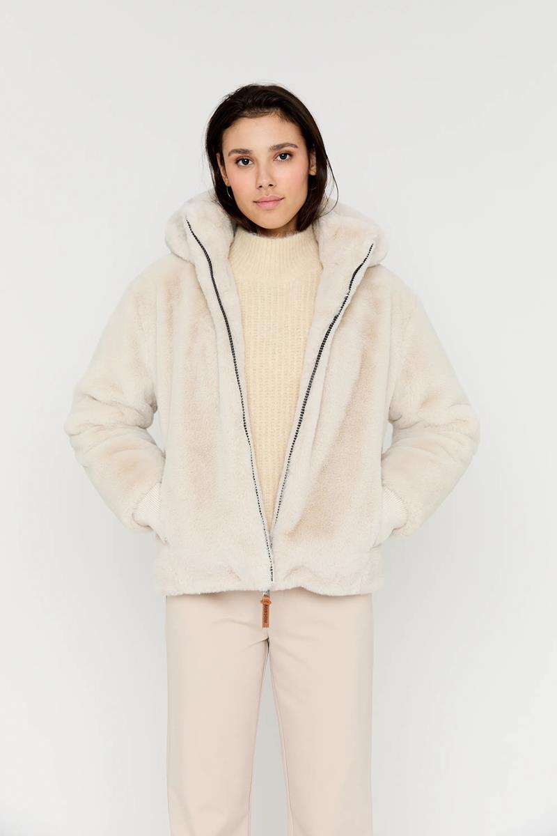 Moscow Jack Evelyn Off-White 1