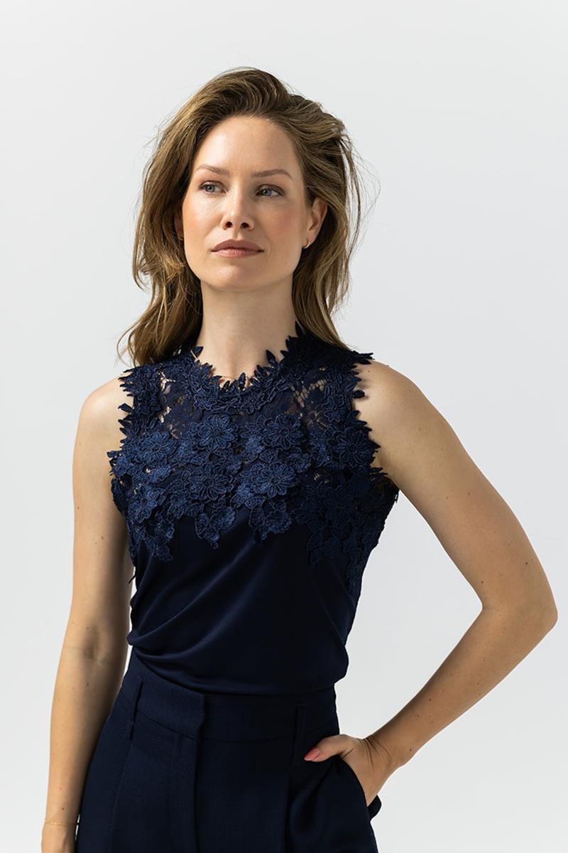 Label DOT Top Margo Blauw 1