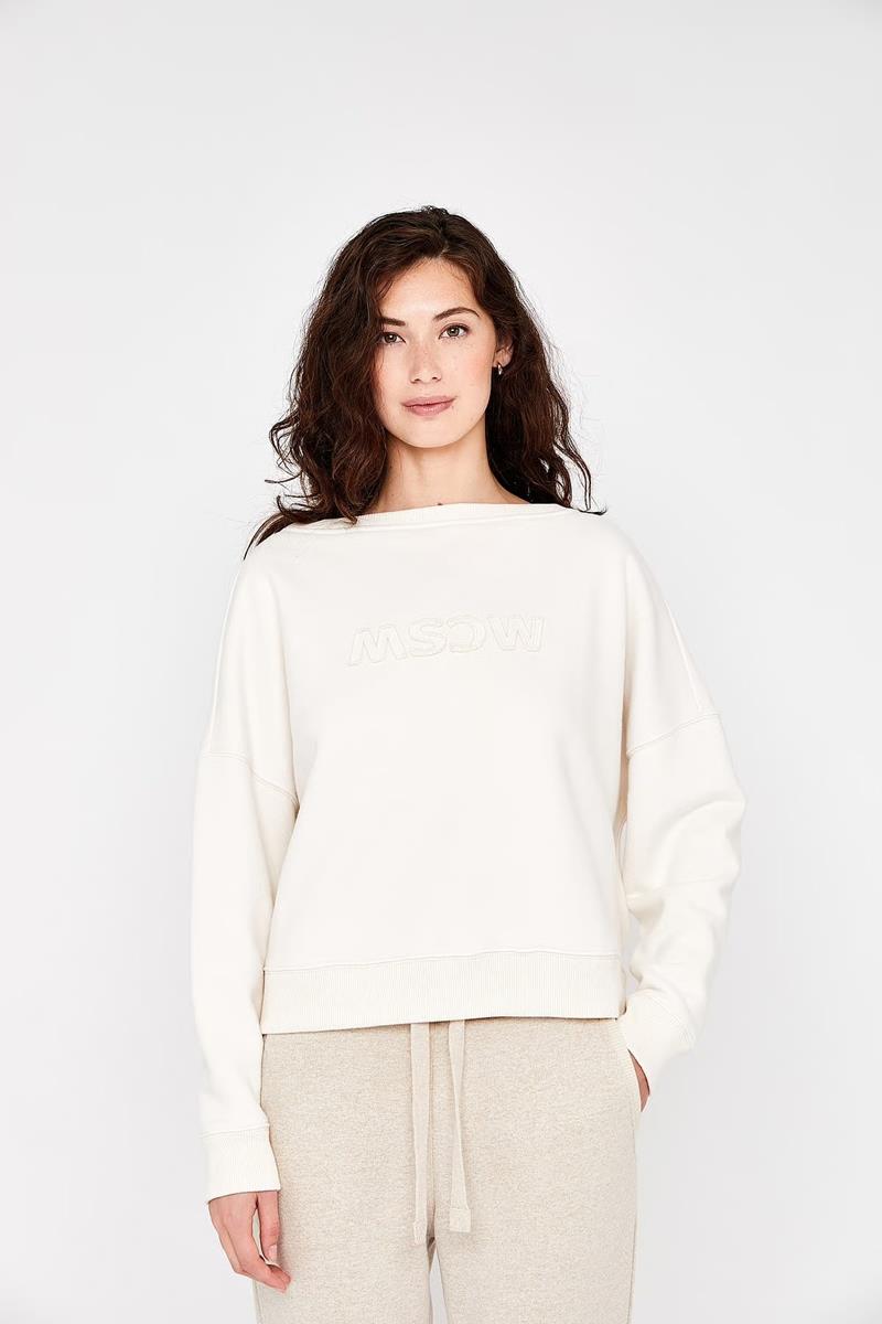 Moscow Moscow Sweater Jesse Wolwit 1