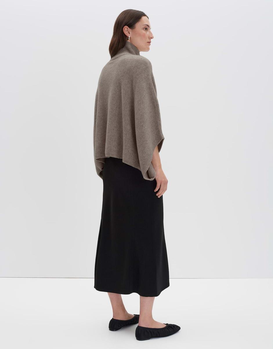 SOMEDAY Sjaal Brialo Cape Beige 3